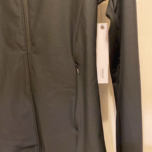 New NWT AQUA Cropped Full Zip Mock Neck Jacket size Large Black retail Price $98 - Picture 4 of 4